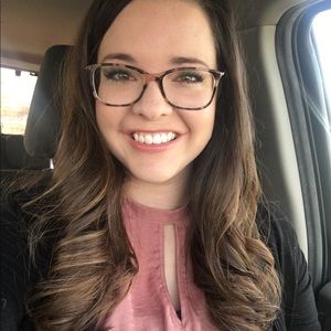 Meet your Posher, Emily